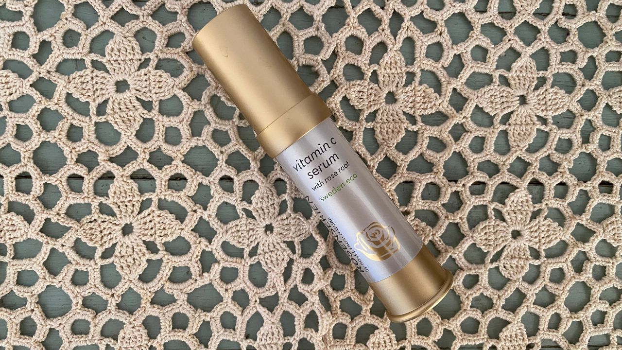 Recension: Rosenserien Vitamin C Serum med Rosenrot