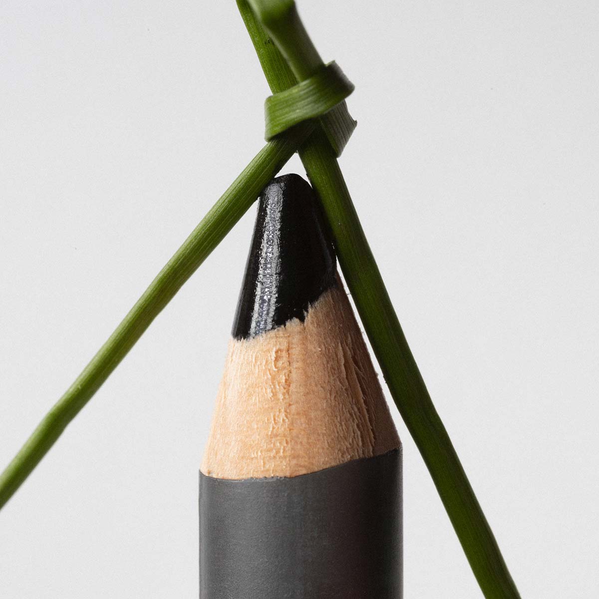 MÁDARA The Eye Pencil,