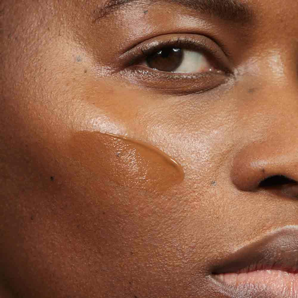 MÁDARA SKINONYM Semi-Matte Peptide Foundation, 80 FUDGE 30 ml