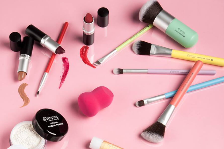 Nytt i shoppen: Färgstarka veganska makeup-borstar från Benecos