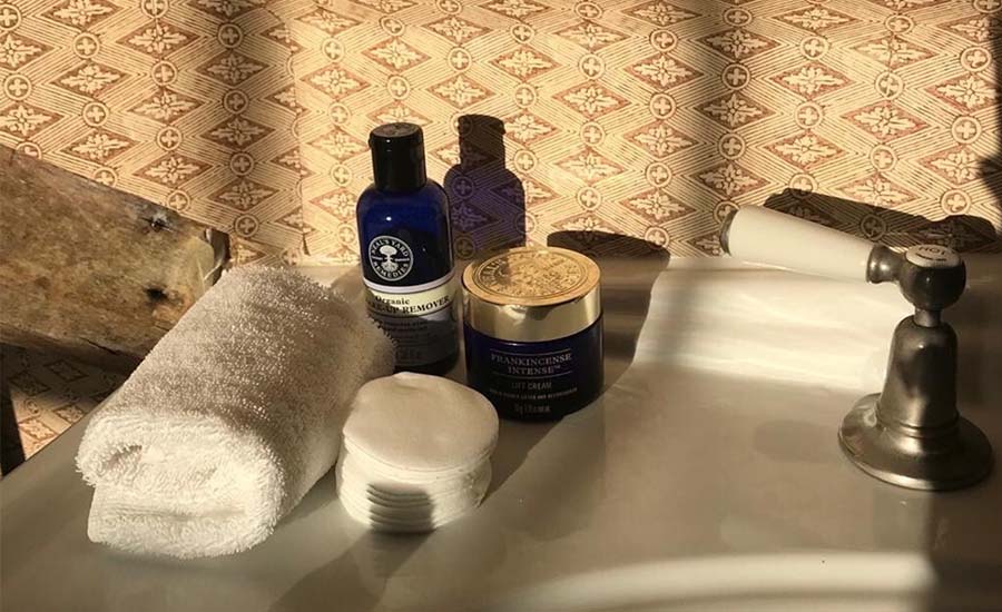 6 bästa ansiktsrengöringar från Neal’s Yard Remedies