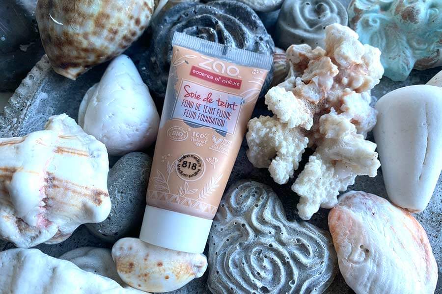 Recension: Zao Silk Foundation 818 Praline medium